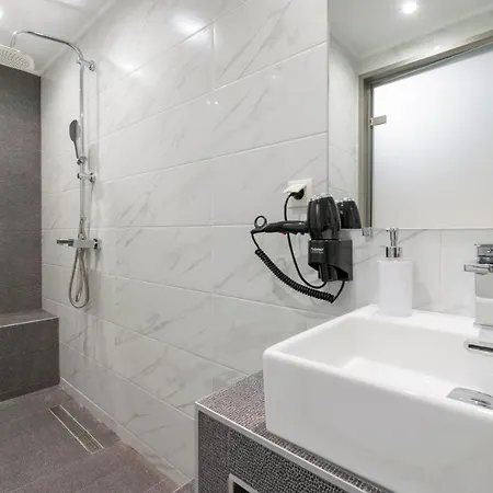 Agnandi Neos Marmaras